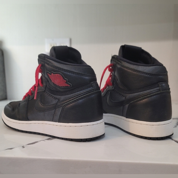 Air Jordan 1 Retro High OG Wmns 7 Youth 5.5 FLAWLESS AND BA!!! Fast shipper - Picture 6 of 12